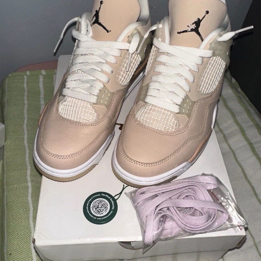 Air Jordan 4 Retro Shimmer W8